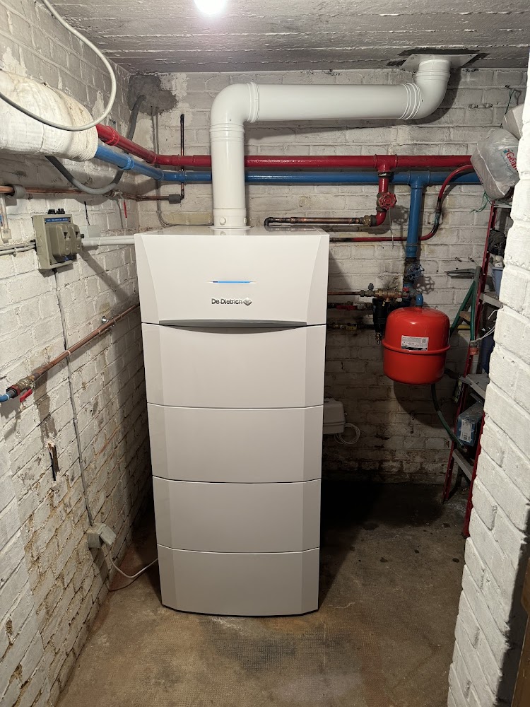 Installation chaudière sol De Dietrich avec circuits chauffage par H2eau